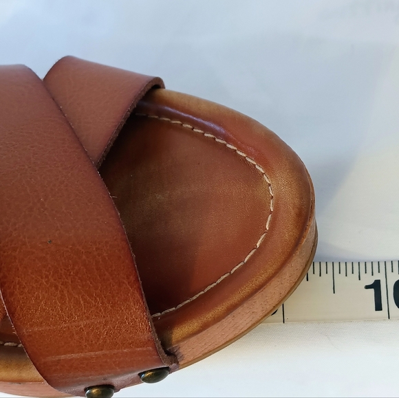 𝙈𝙄𝘼 𝐒𝐮𝐬𝐚𝐧 𝐖𝐨𝐨𝐝𝐞𝐧 𝐂𝐥𝐨𝐠 𝐒𝐭𝐫𝐚𝐩𝐩𝐲 𝐒𝐚𝐧𝐝𝐚𝐥𝐬/𝗕#04 - Picture 7 of 11